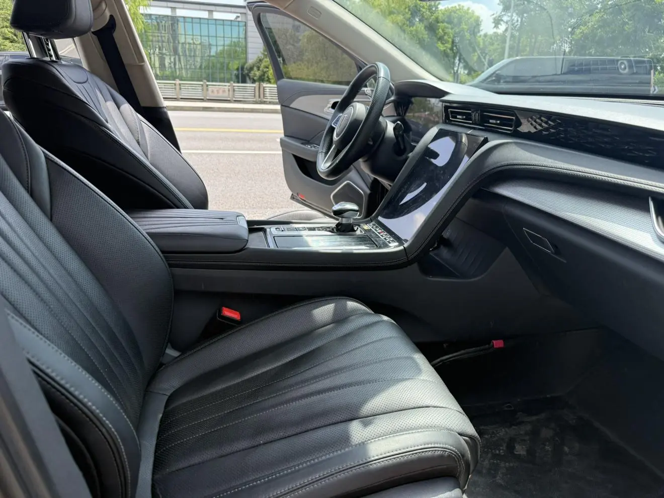 Hongqi H5 2023 1.5T DCT Smart Connected Flagship Joy