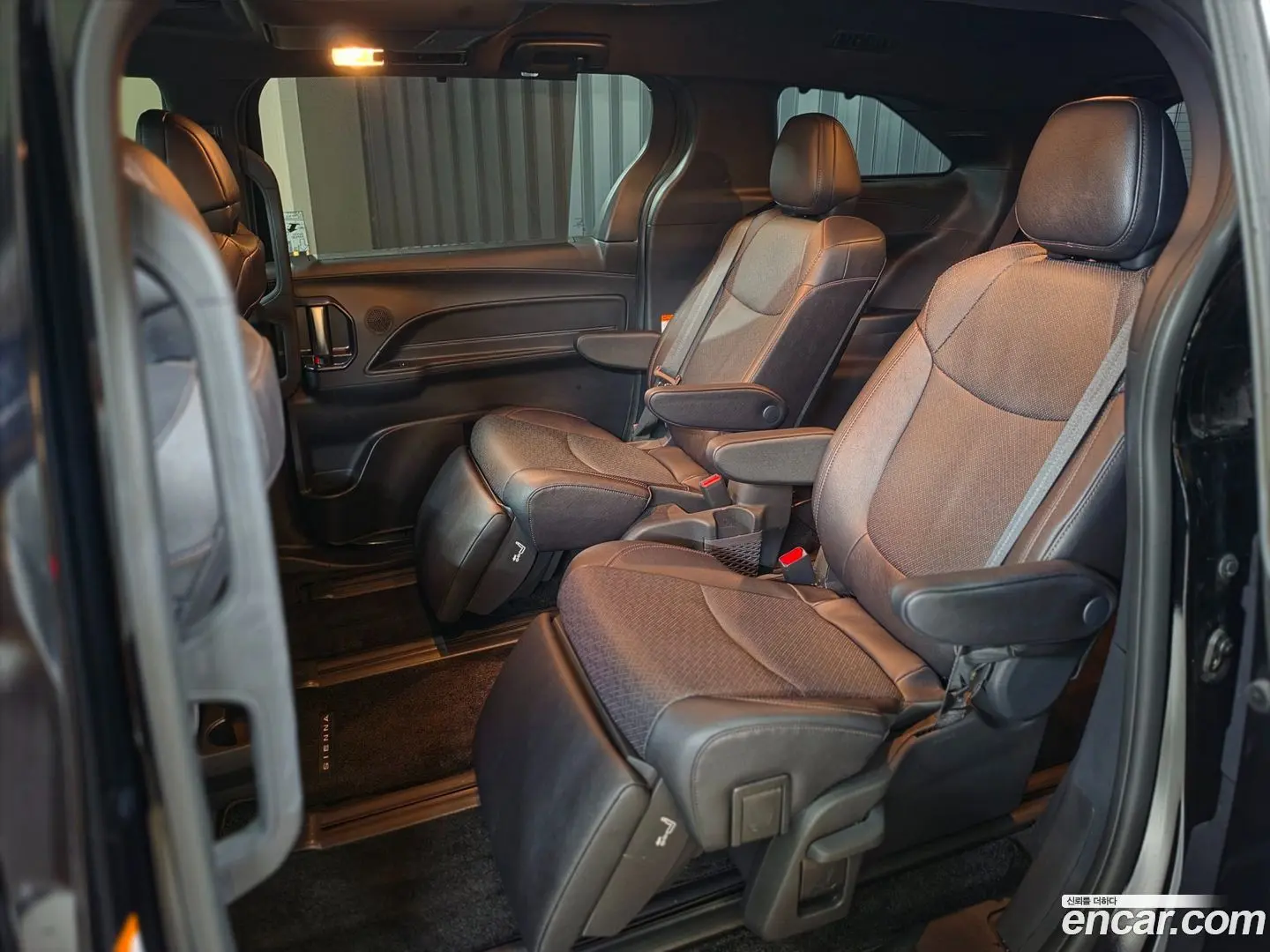Toyota Sienna 2.5 Hybrid 2WD