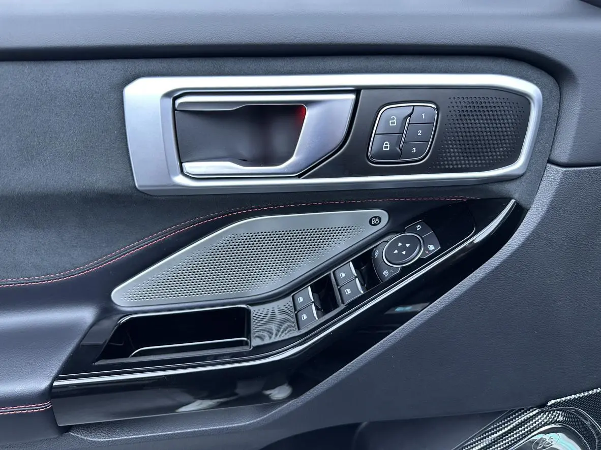 Ford Explorer 2023 EcoBoost 285 4WD ST-LINE 7 seat