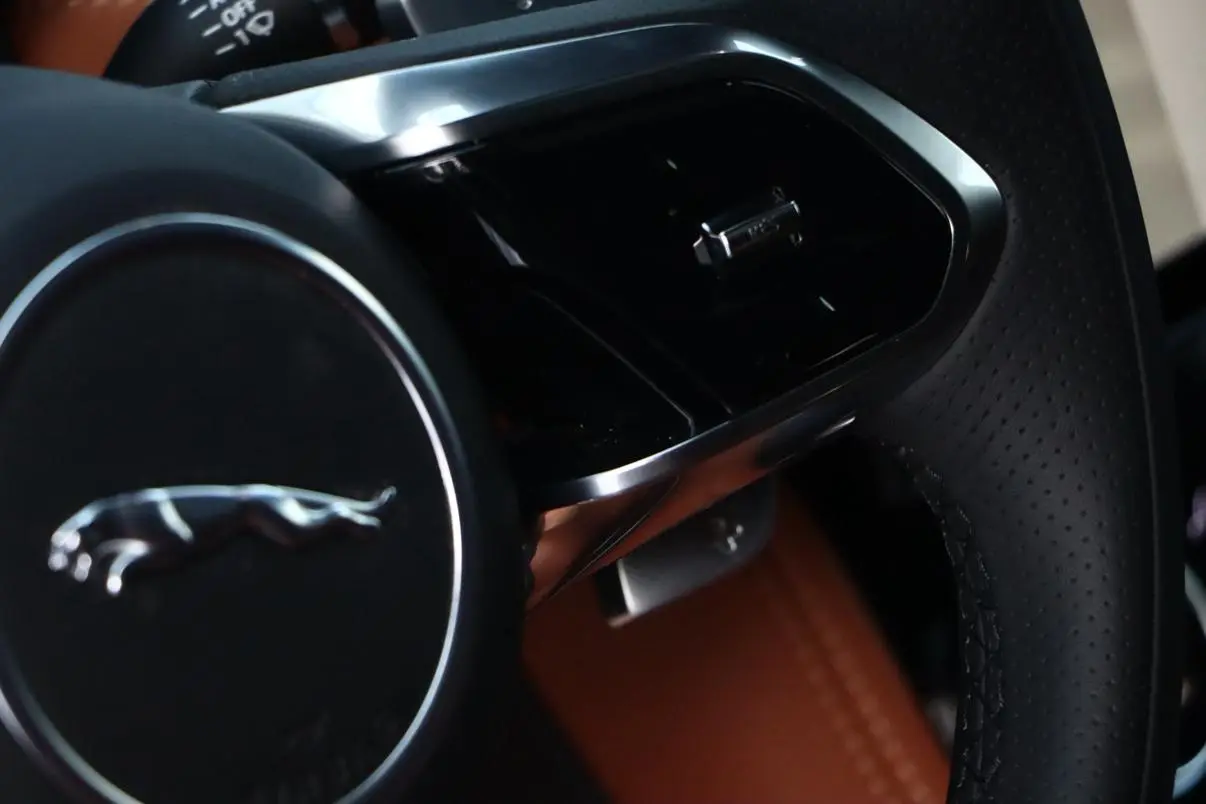 Jaguar F-PACE 2022 P250 R-Dynamic BLACK
