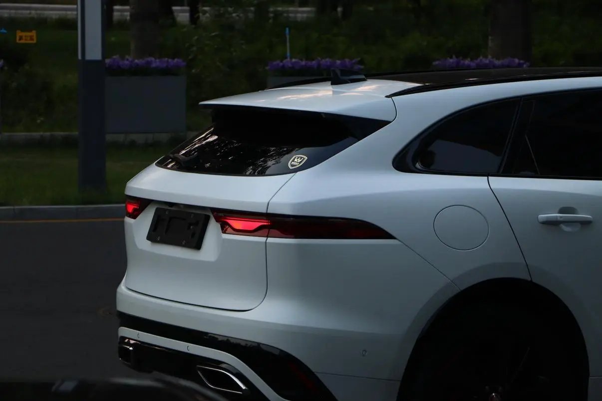 Jaguar F-PACE 2022 P250 R-Dynamic BLACK