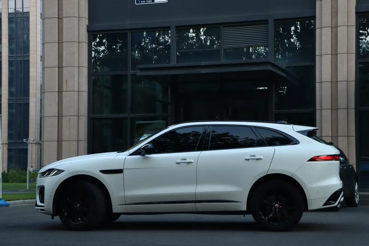 Jaguar F-PACE 2022 P250 R-Dynamic BLACK