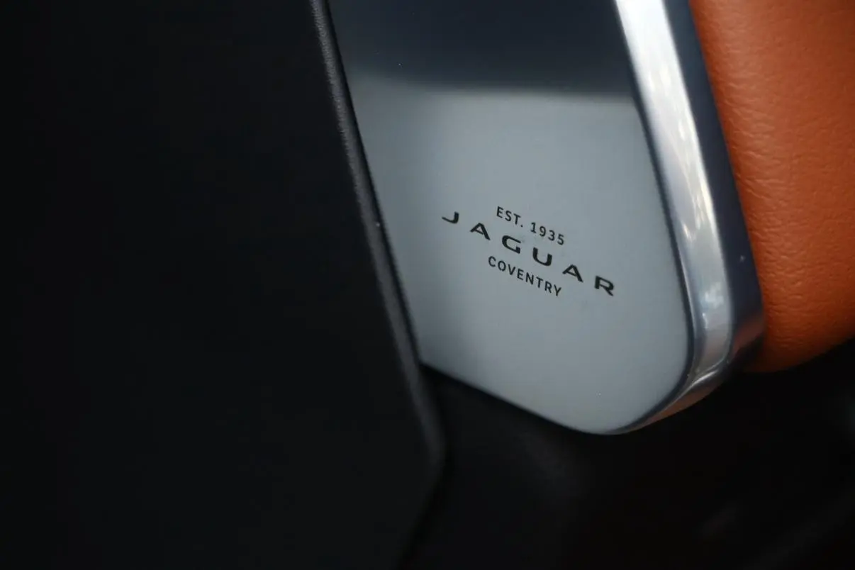 Jaguar F-PACE 2022 P250 R-Dynamic BLACK