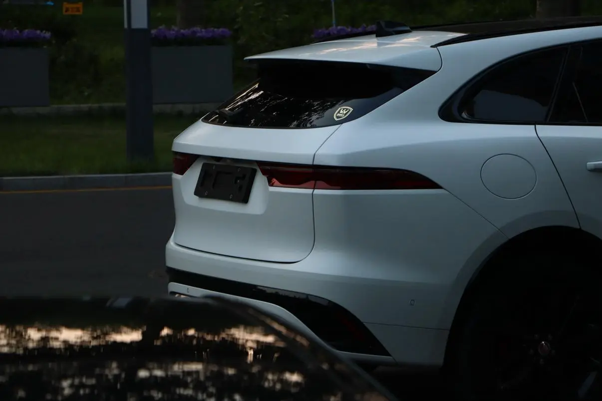 Jaguar F-PACE 2022 P250 R-Dynamic BLACK