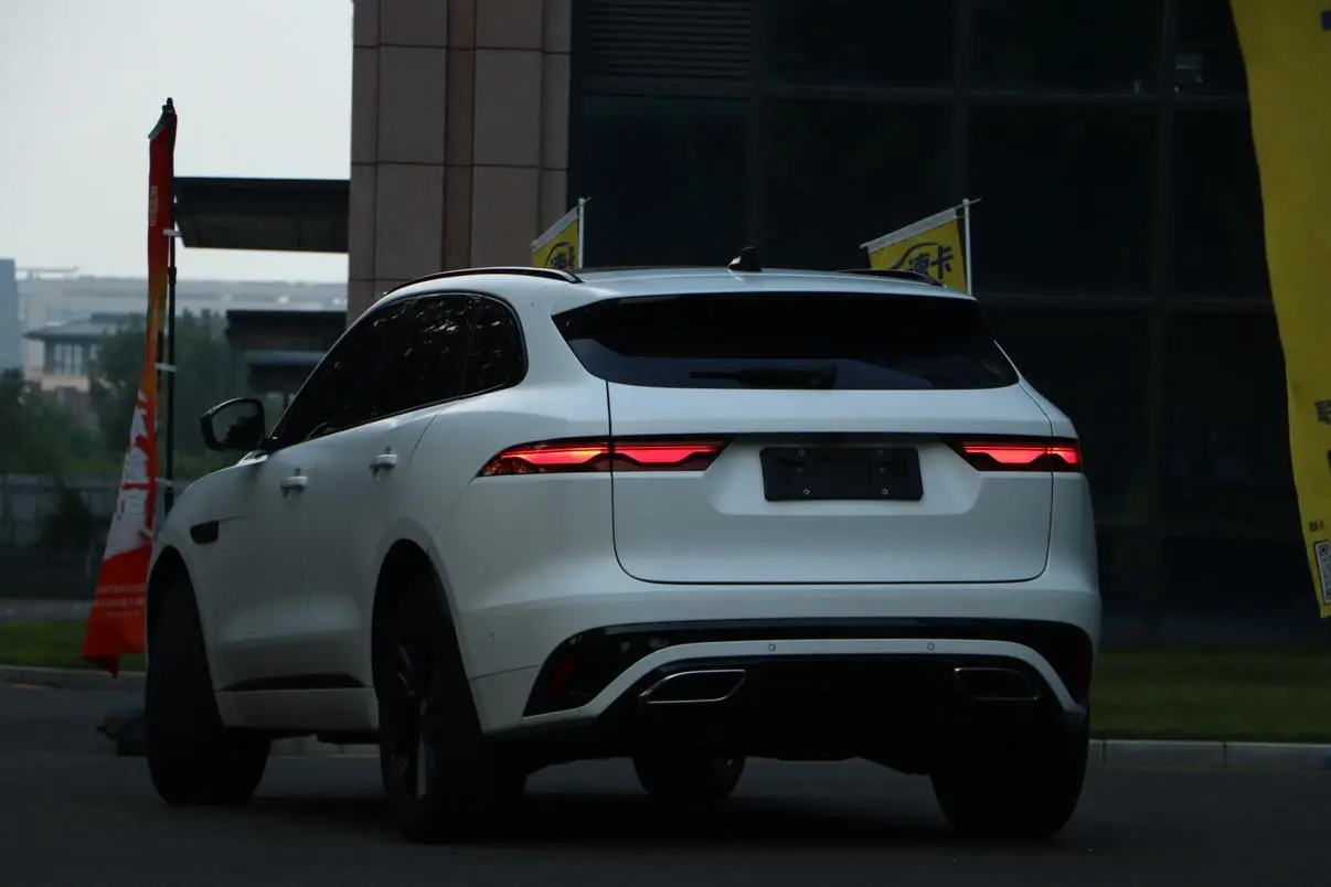Jaguar F-PACE 2022 P250 R-Dynamic BLACK