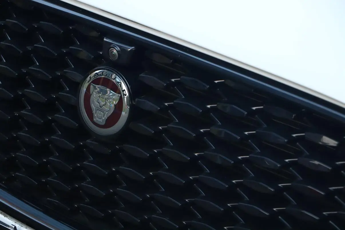 Jaguar F-PACE 2022 P250 R-Dynamic BLACK