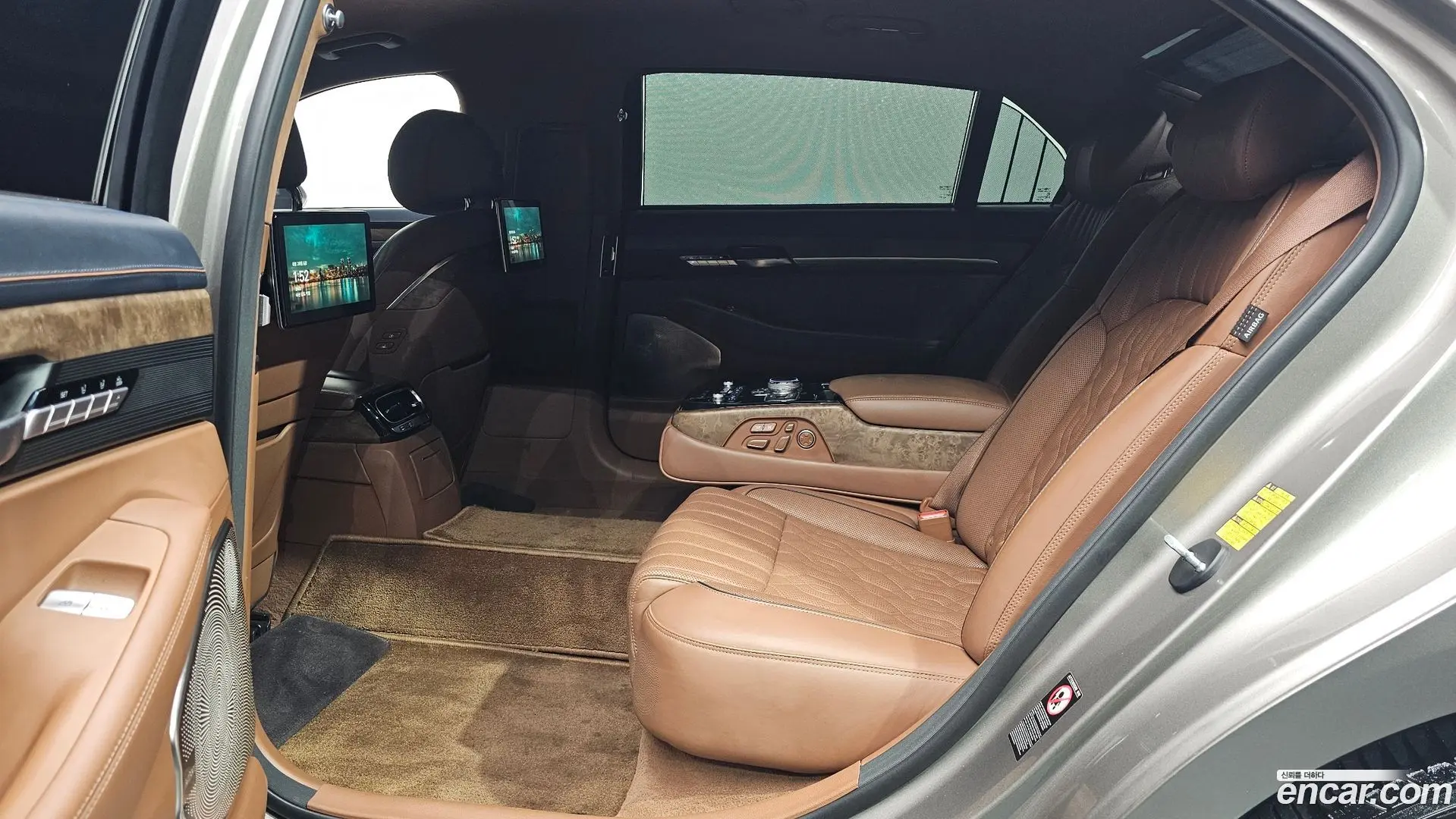 Genesis G90 5.0 AWD