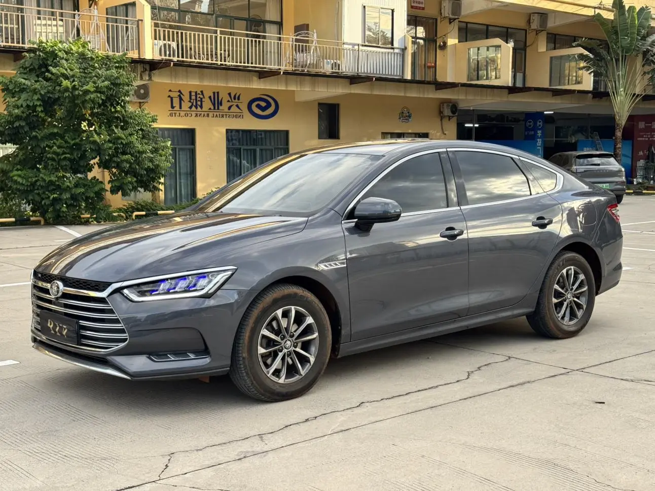 BYD Qin Pro DM 2019 Super 1.5TI Auto Smart Connected Dynamic Style China VI
