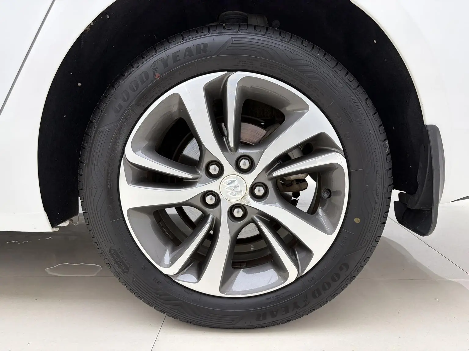 Buick Verano 2020 Sedan 20T CVT Leading