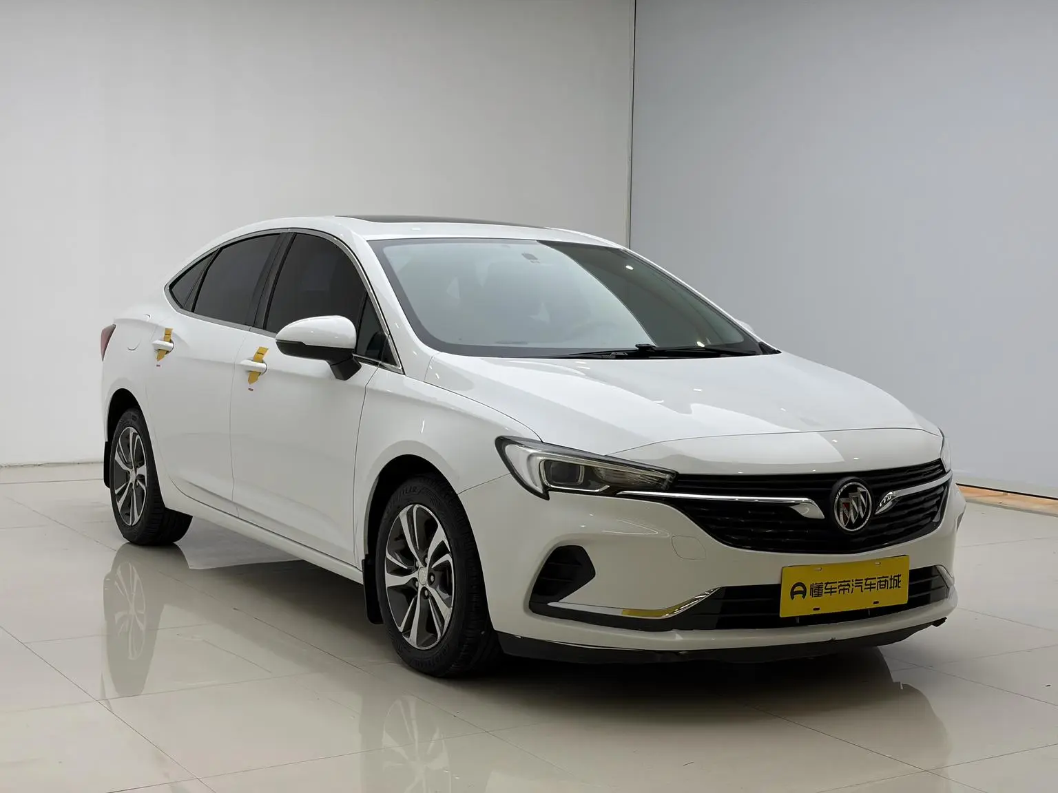 Buick Verano 2020 Sedan 20T CVT Leading