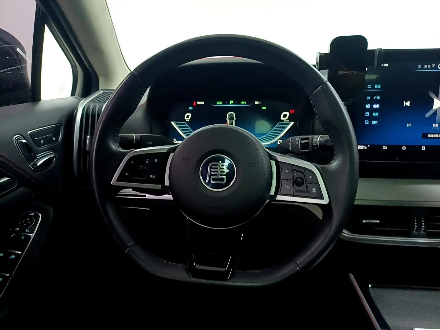 BYD Tang DM 2018 DM 2.0T Full-time 4WD Smart Connected Pioneer 5 seat China V