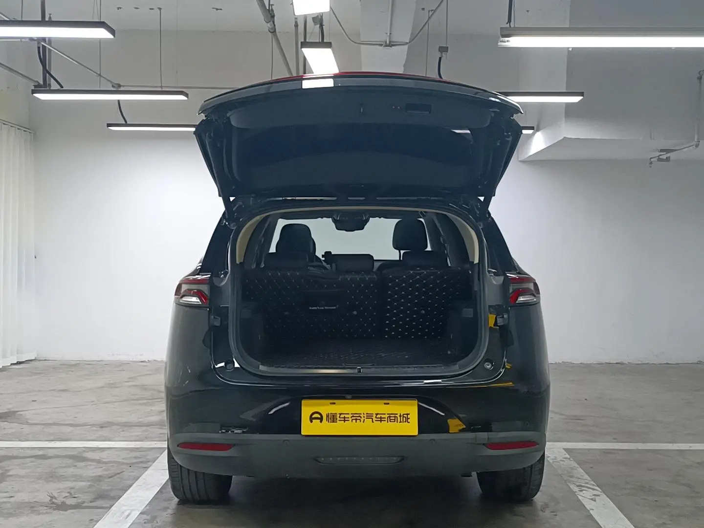 BYD Tang DM 2018 DM 2.0T Full-time 4WD Smart Connected Pioneer 5 seat China V