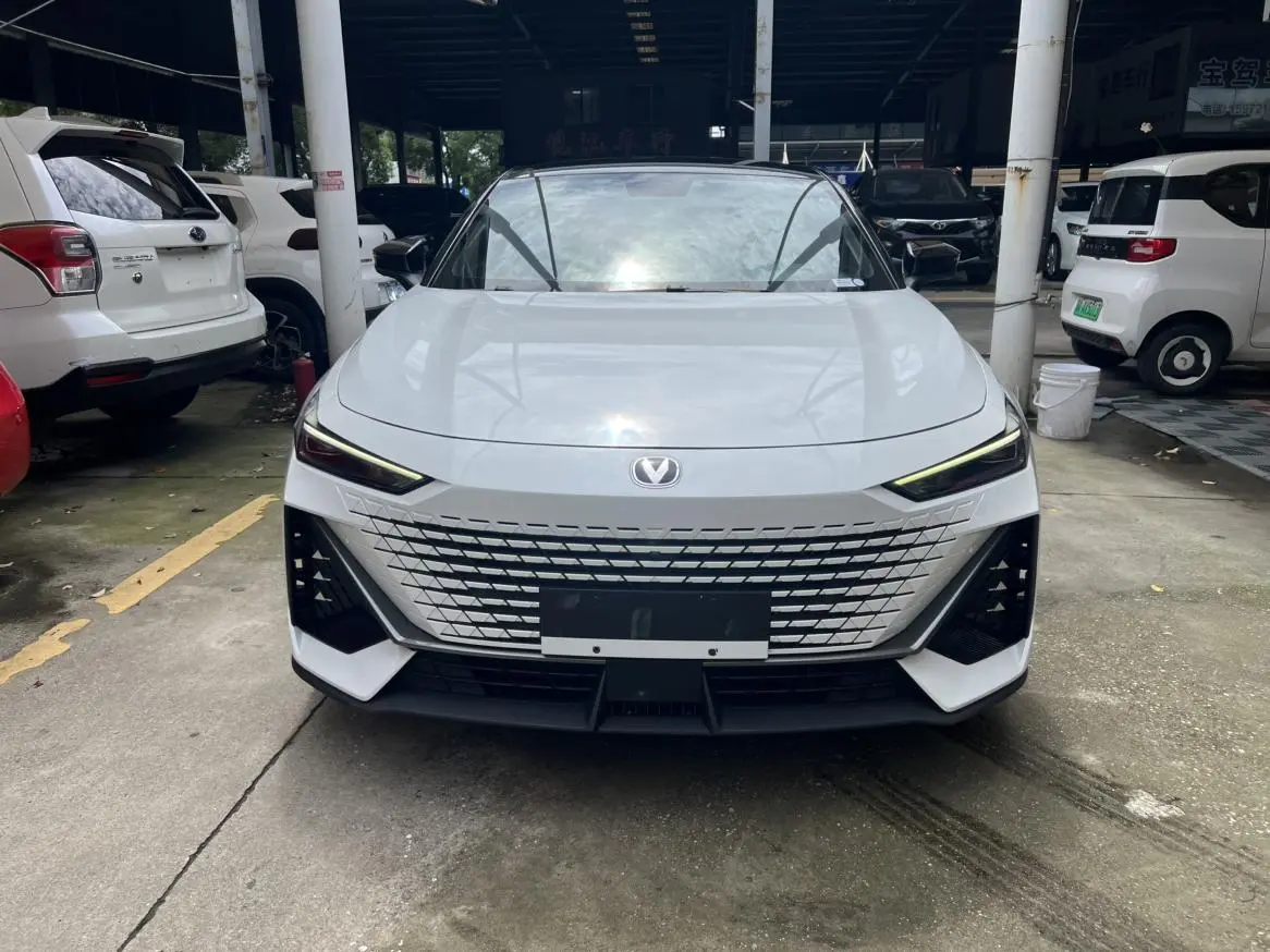Changan UNI-V 2023 1.5T Premium Plus