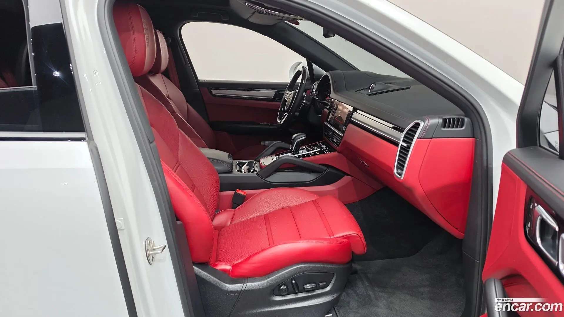 Porsche Cayenne 3.0 COUPE PLATINUM EDITION