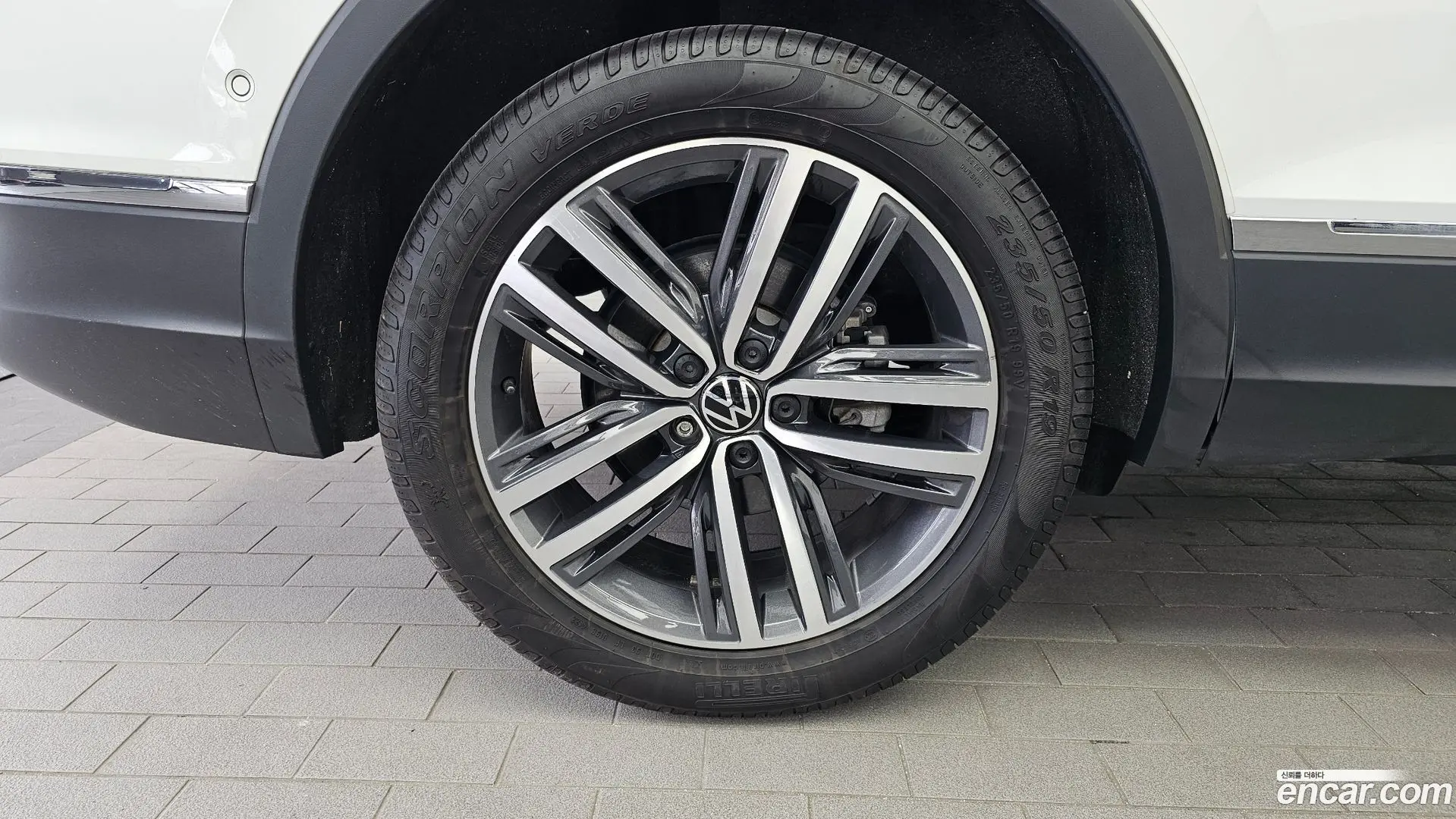 Volkswagen Tiguan 2.0 TSI Prestige