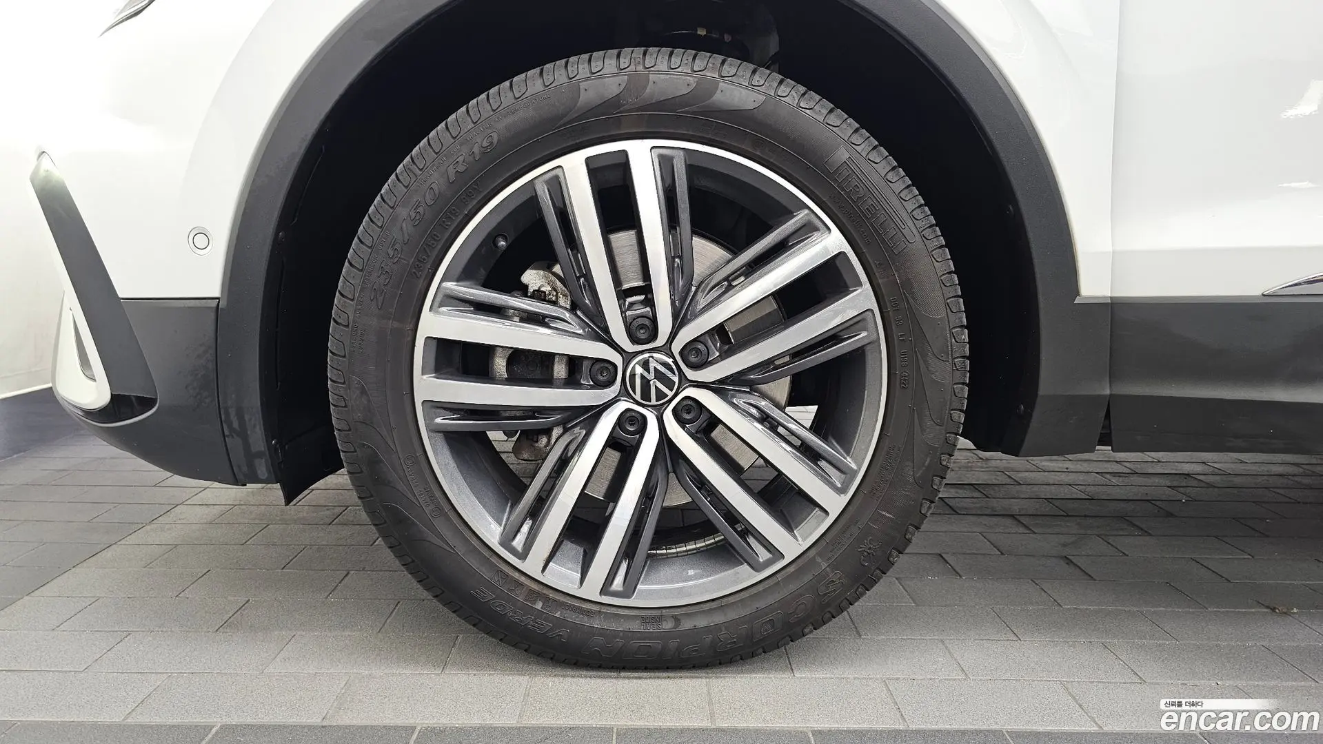 Volkswagen Tiguan 2.0 TSI Prestige