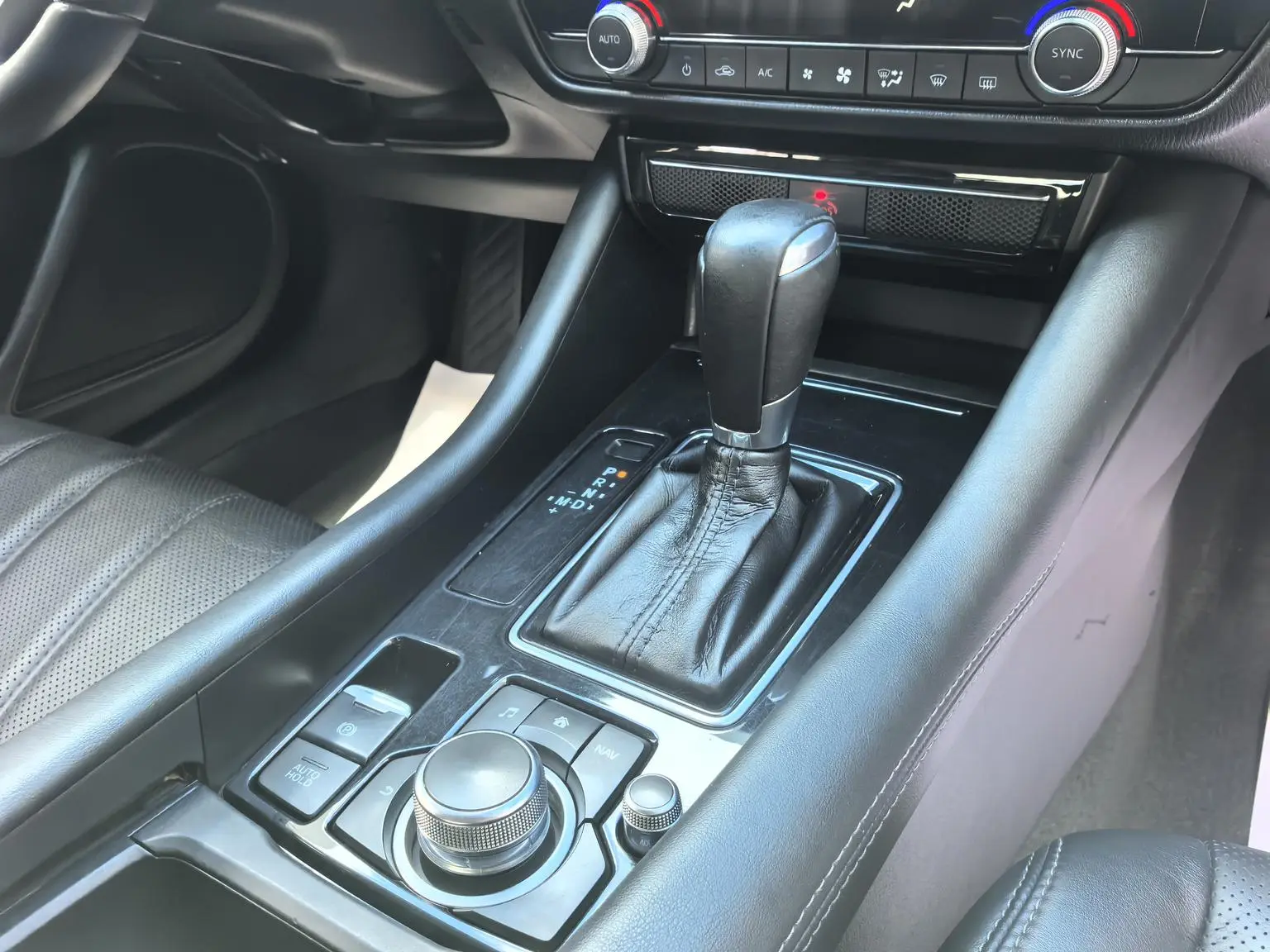 Mazda Atenza 2020 2.0L Blue Sky Luxury