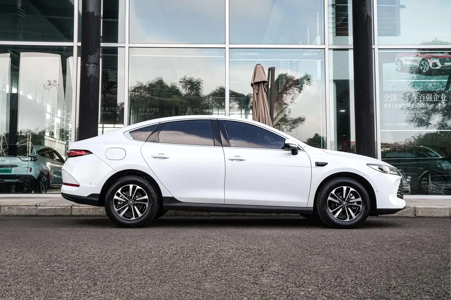 BYD Qin PLUS DM 2025 Smart Drive DM-i 120KM Beyond