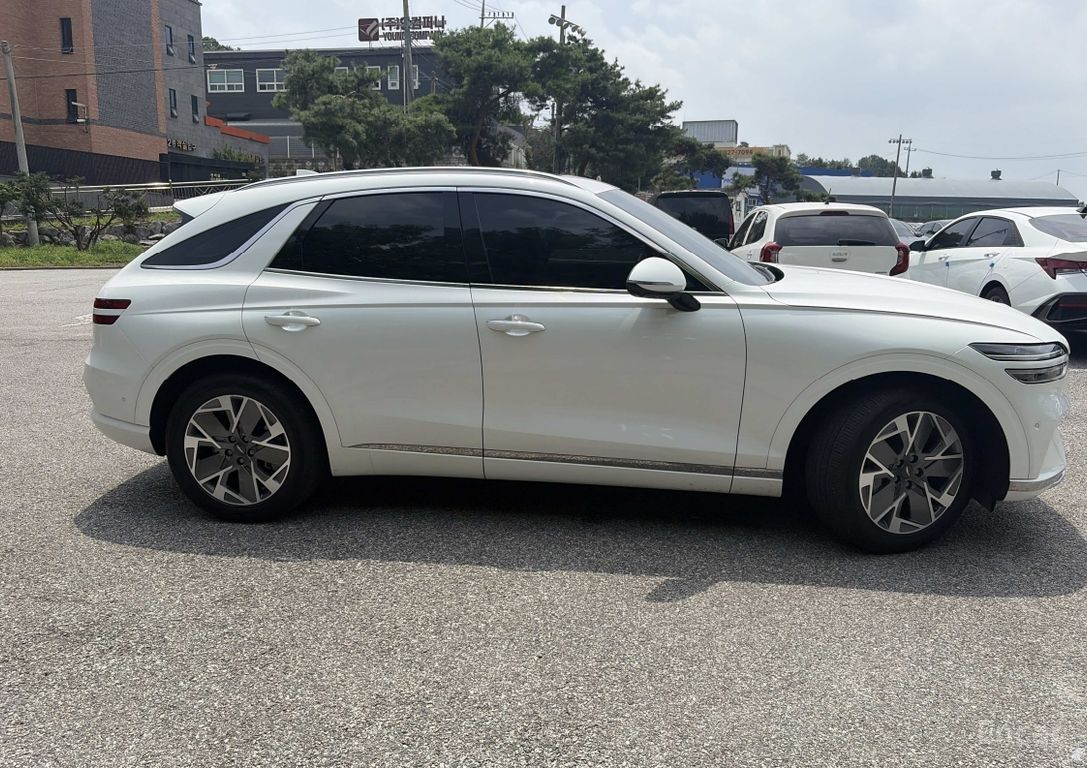 Genesis Electrified GV70 e-AWD 2022