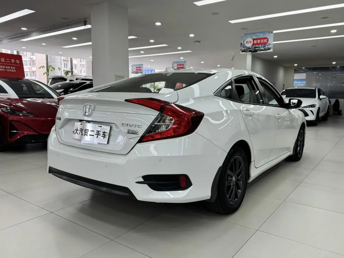 Honda Civic 2019 220TURBO CVT Dynamic Dynamic China VI