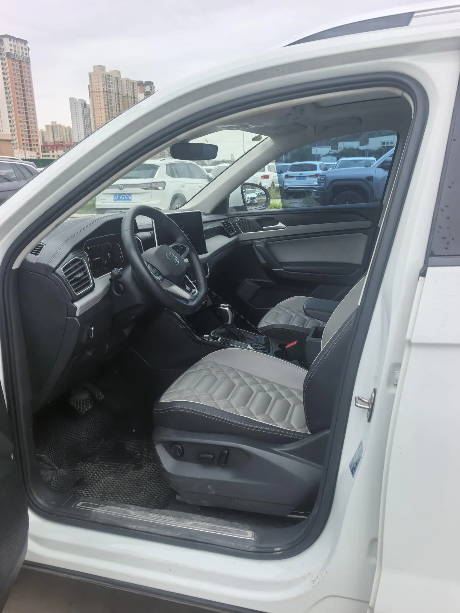 Volkswagen Tayron 2023 330TSI 2WD Luxury Plus Advanced