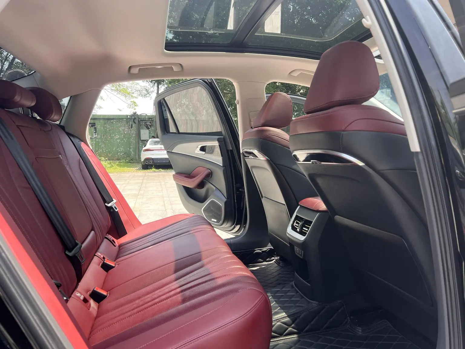 Hongqi H5 2024 2.0T Auto Smart Connected Qichang