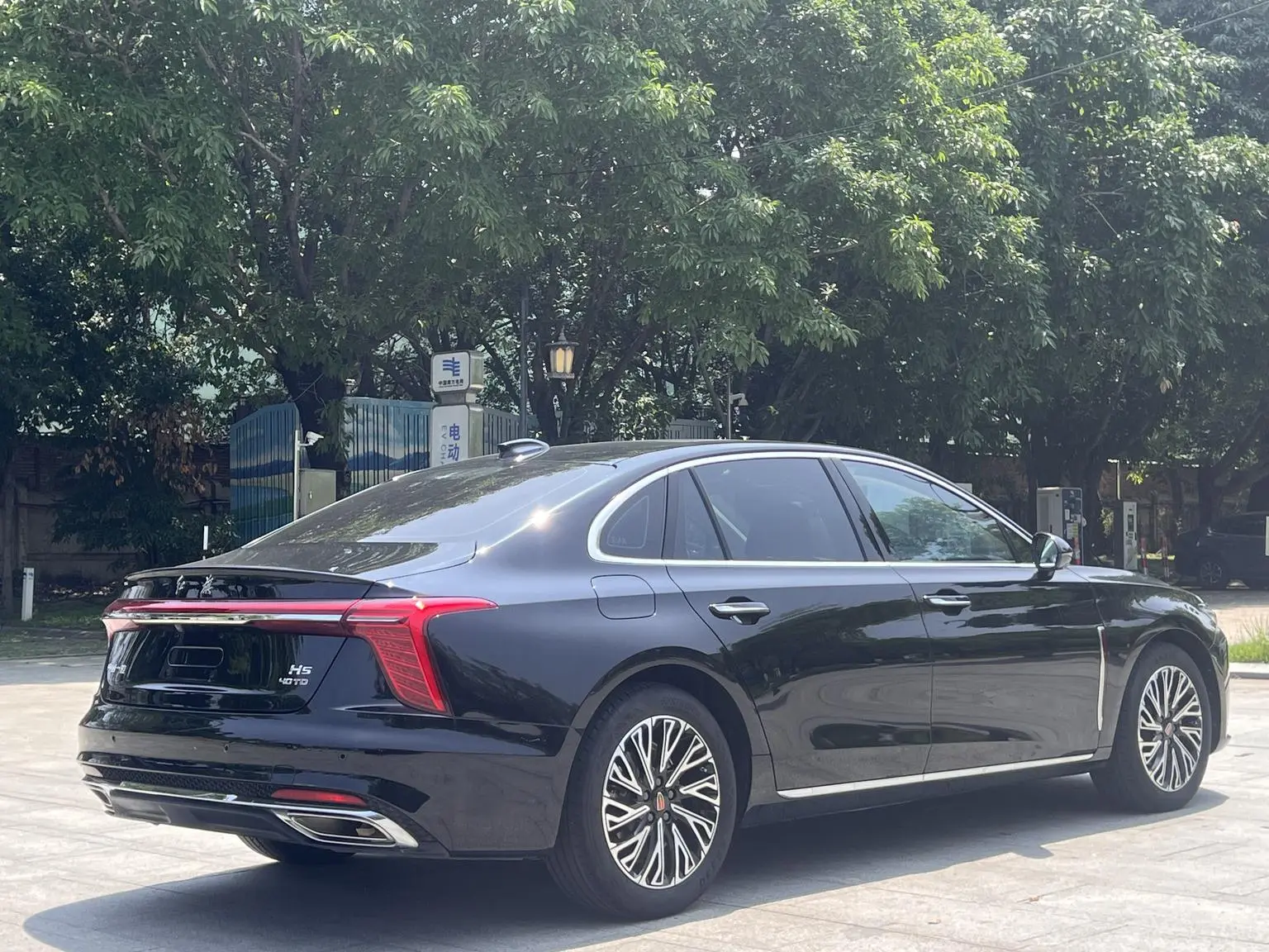 Hongqi H5 2024 2.0T Auto Smart Connected Qichang