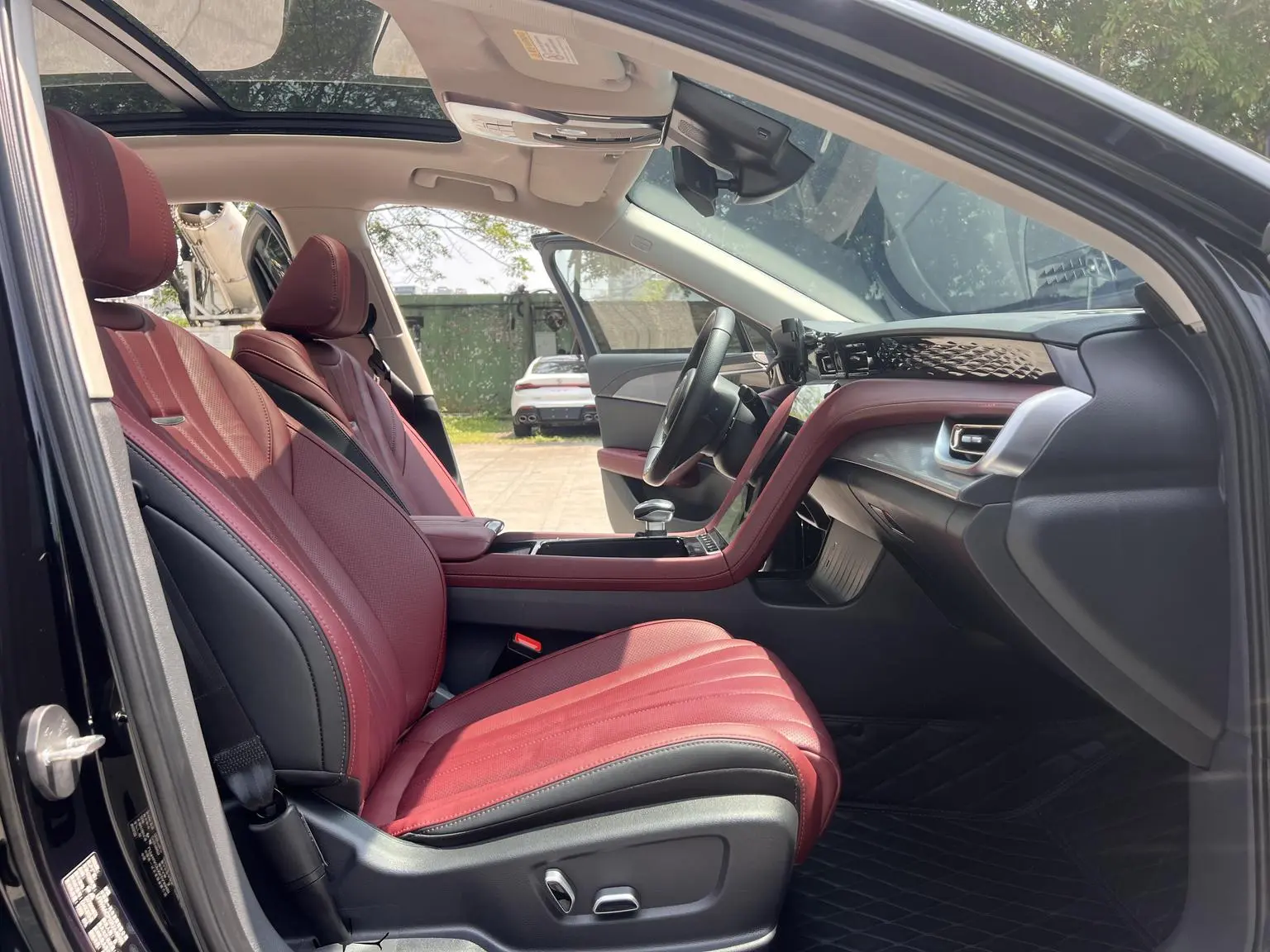 Hongqi H5 2024 2.0T Auto Smart Connected Qichang