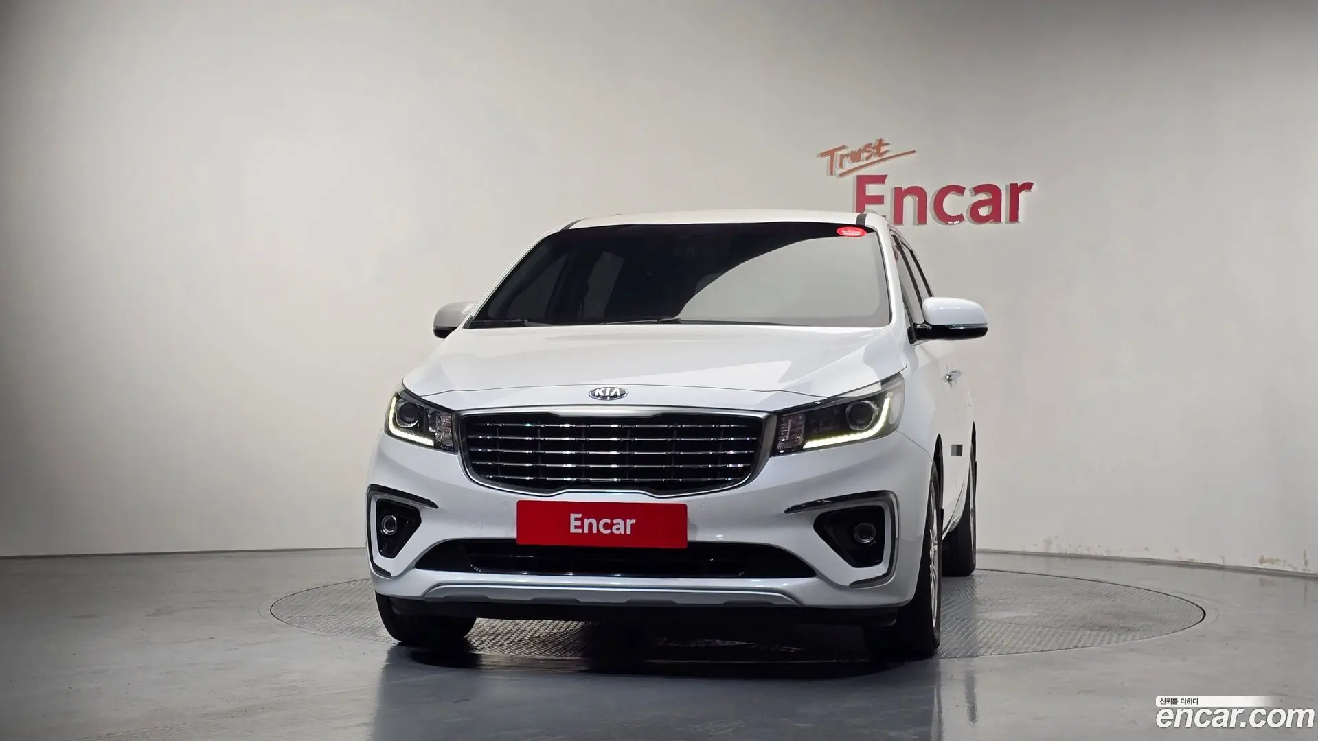 Kia Carnival 9-Seater Prestige 2018