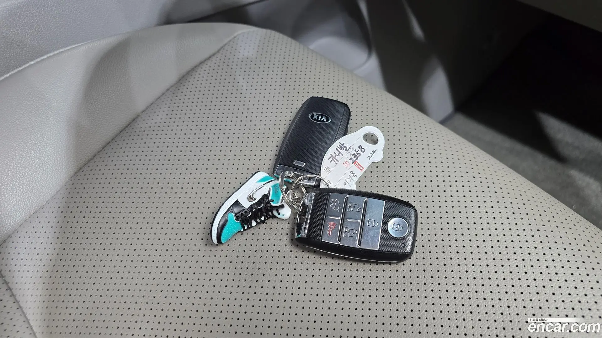 Kia Carnival 9-Seater Prestige 2018