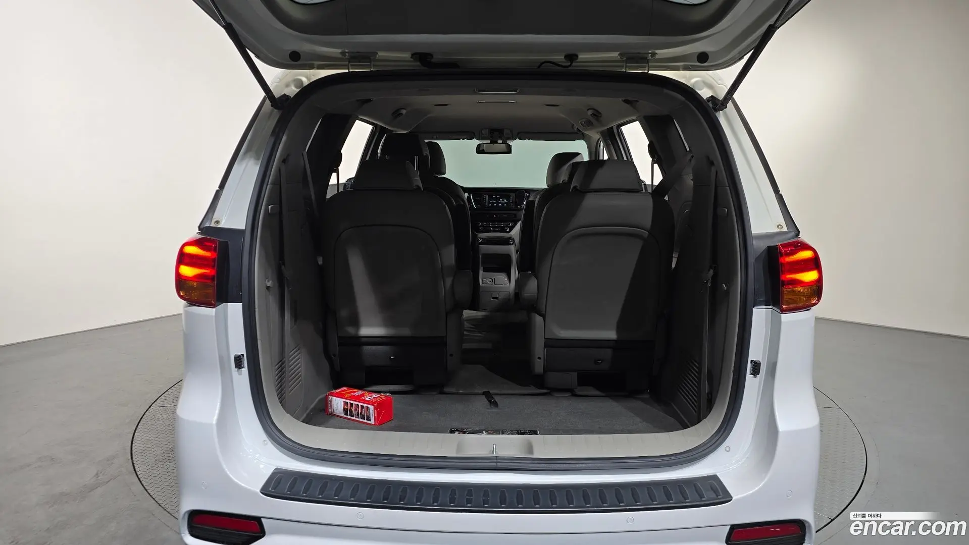Kia Carnival 9-Seater Prestige 2018
