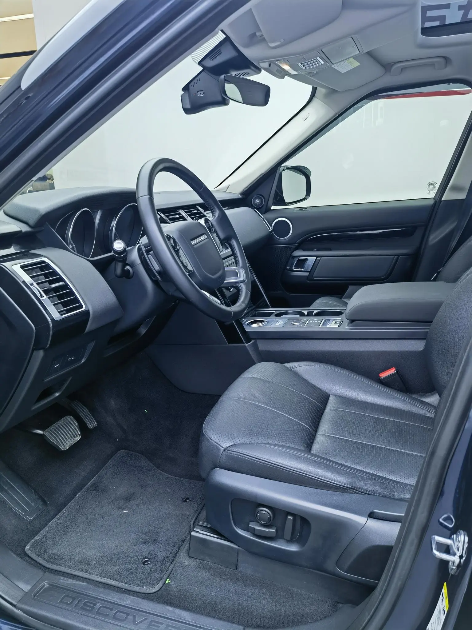 Land Rover Discovery 2019 3.0 V6 SE