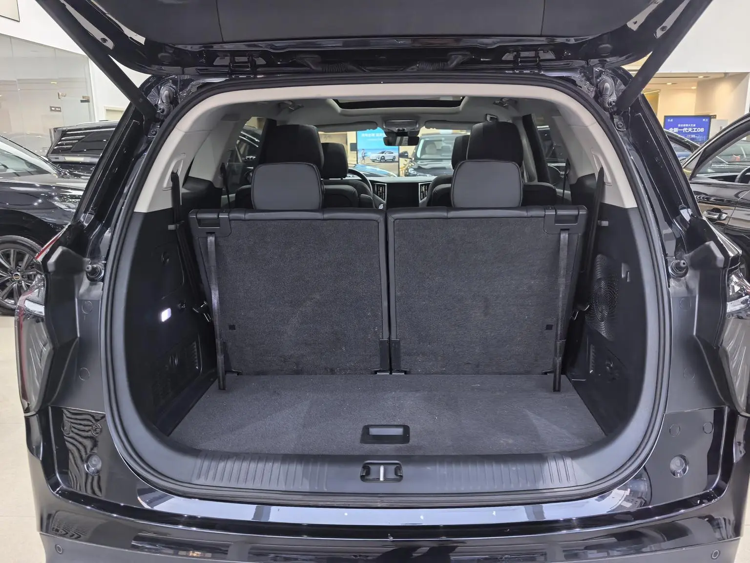 Hongqi HS7 PHEV 2024 2.0T 4WD Luxury 6 seat