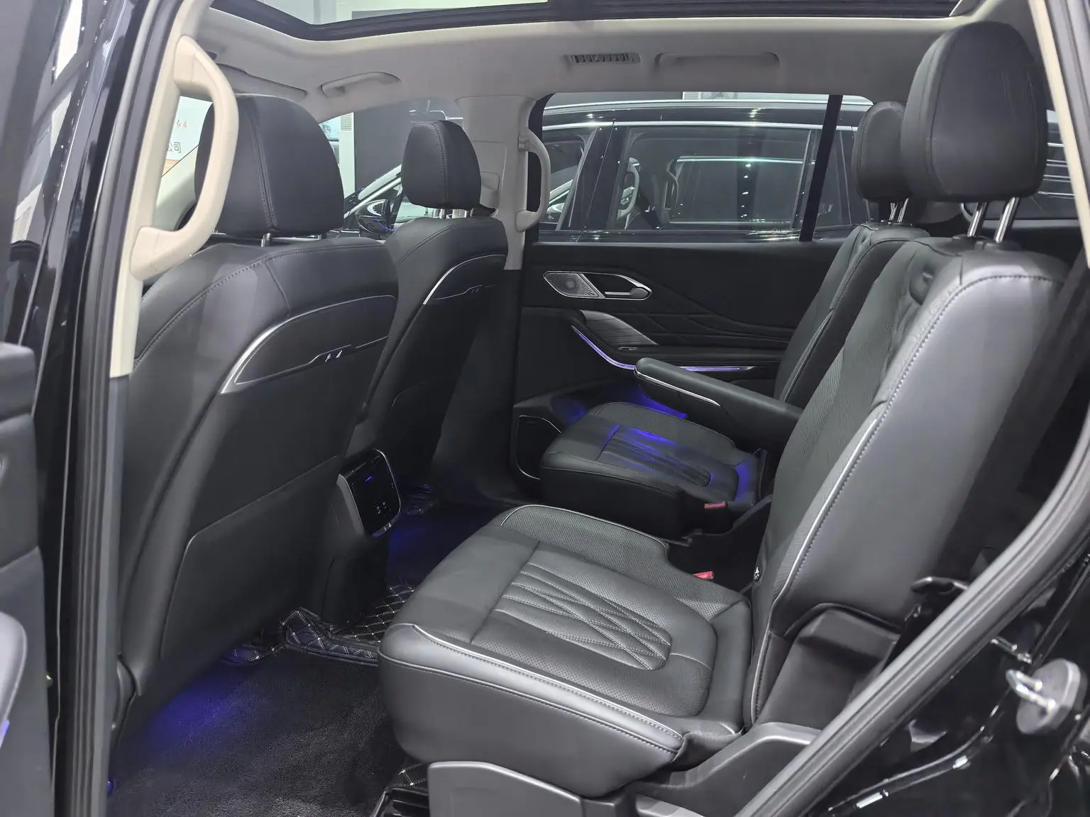 Hongqi HS7 PHEV 2024 2.0T 4WD Luxury 6 seat