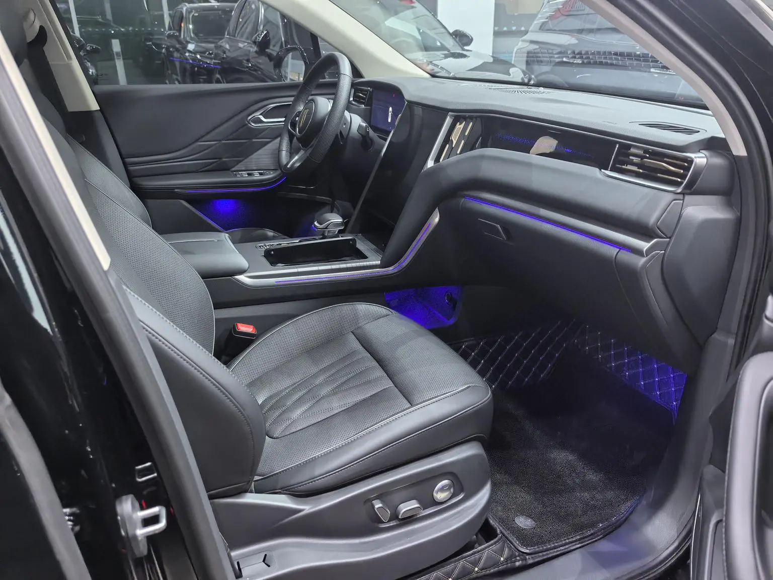 Hongqi HS7 PHEV 2024 2.0T 4WD Luxury 6 seat