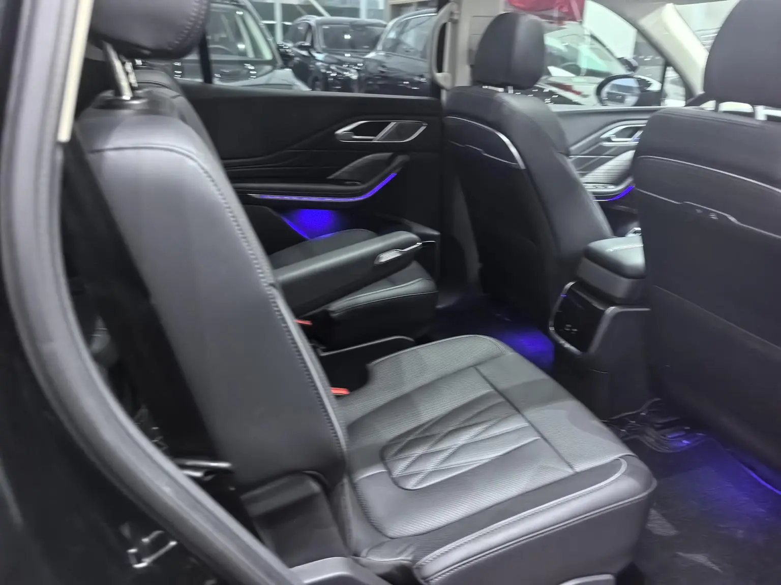 Hongqi HS7 PHEV 2024 2.0T 4WD Luxury 6 seat