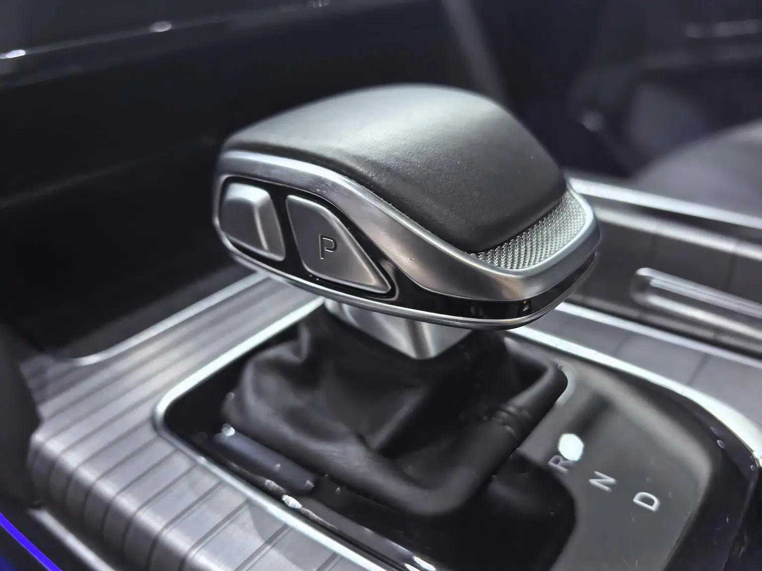 Hongqi HS7 PHEV 2024 2.0T 4WD Luxury 6 seat