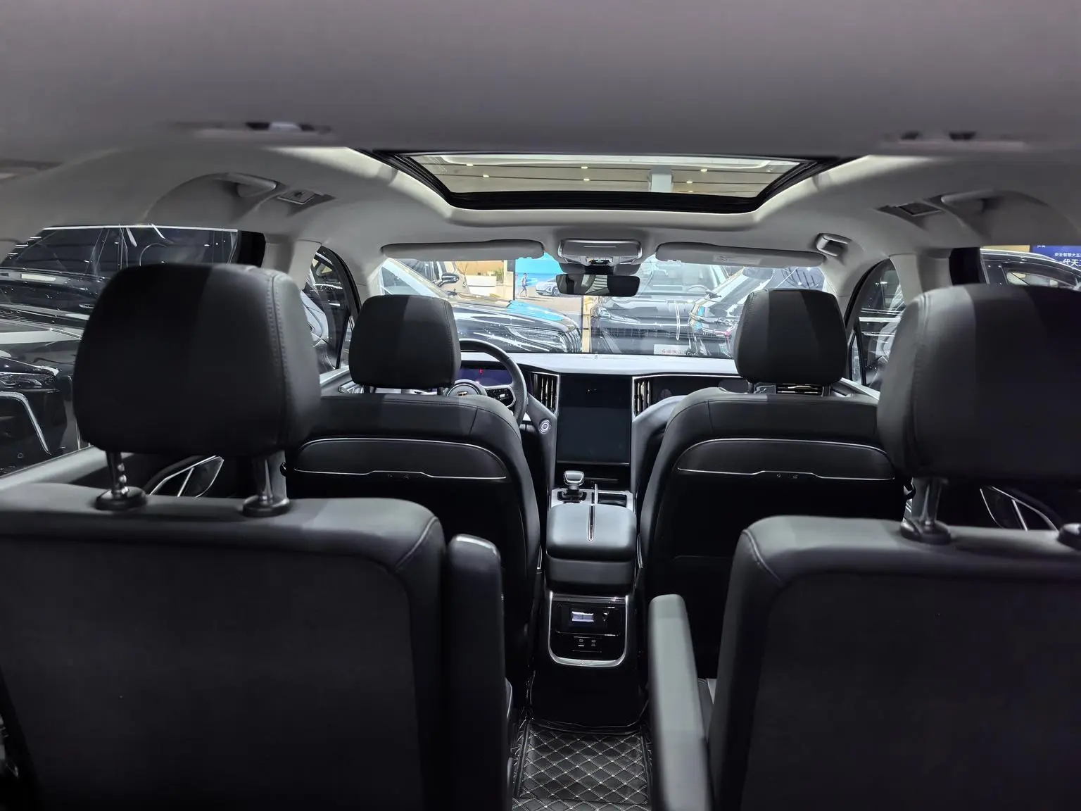 Hongqi HS7 PHEV 2024 2.0T 4WD Luxury 6 seat