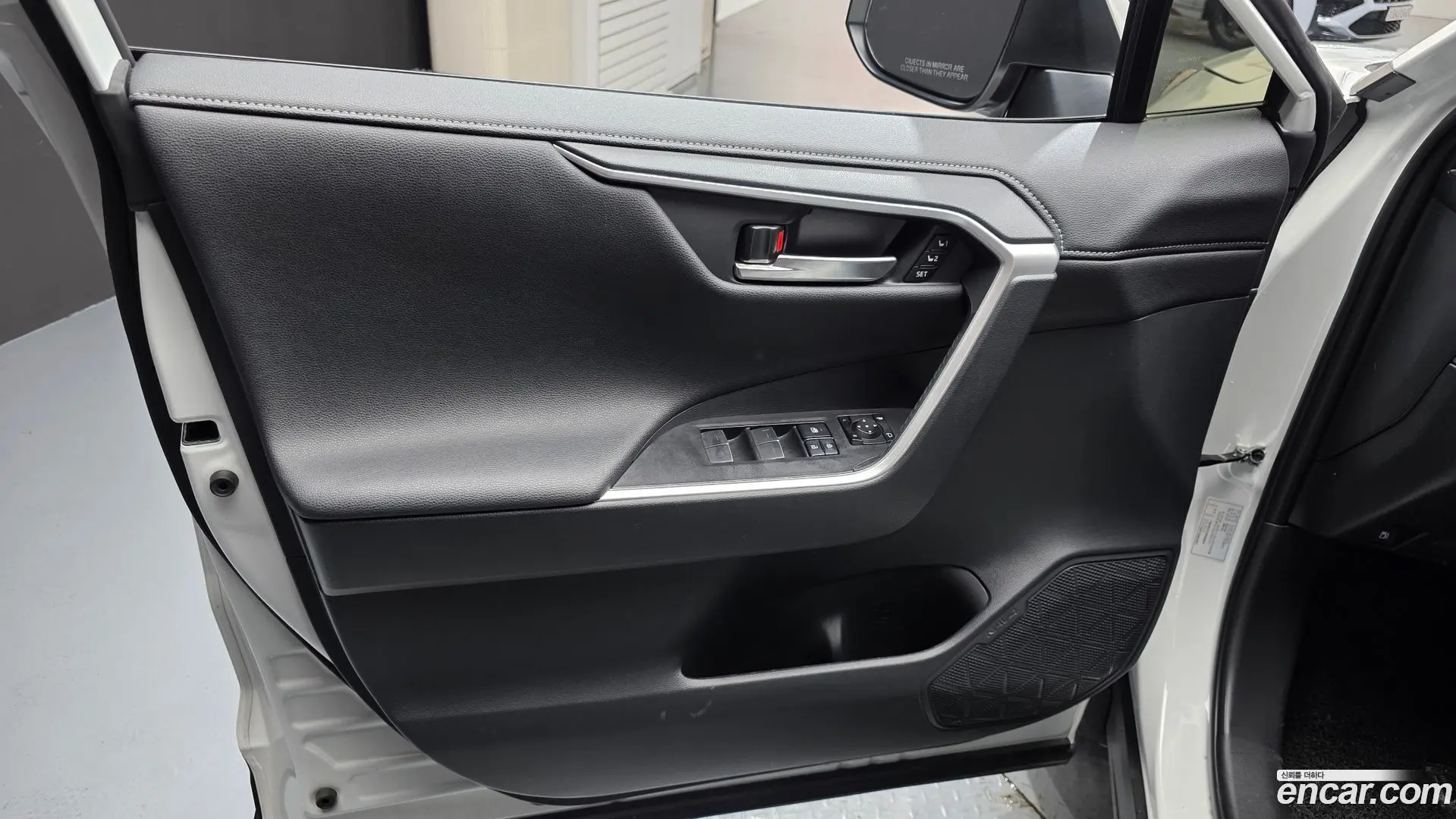 Toyota RAV4 2,5 4WD Hybrid LTD 2022