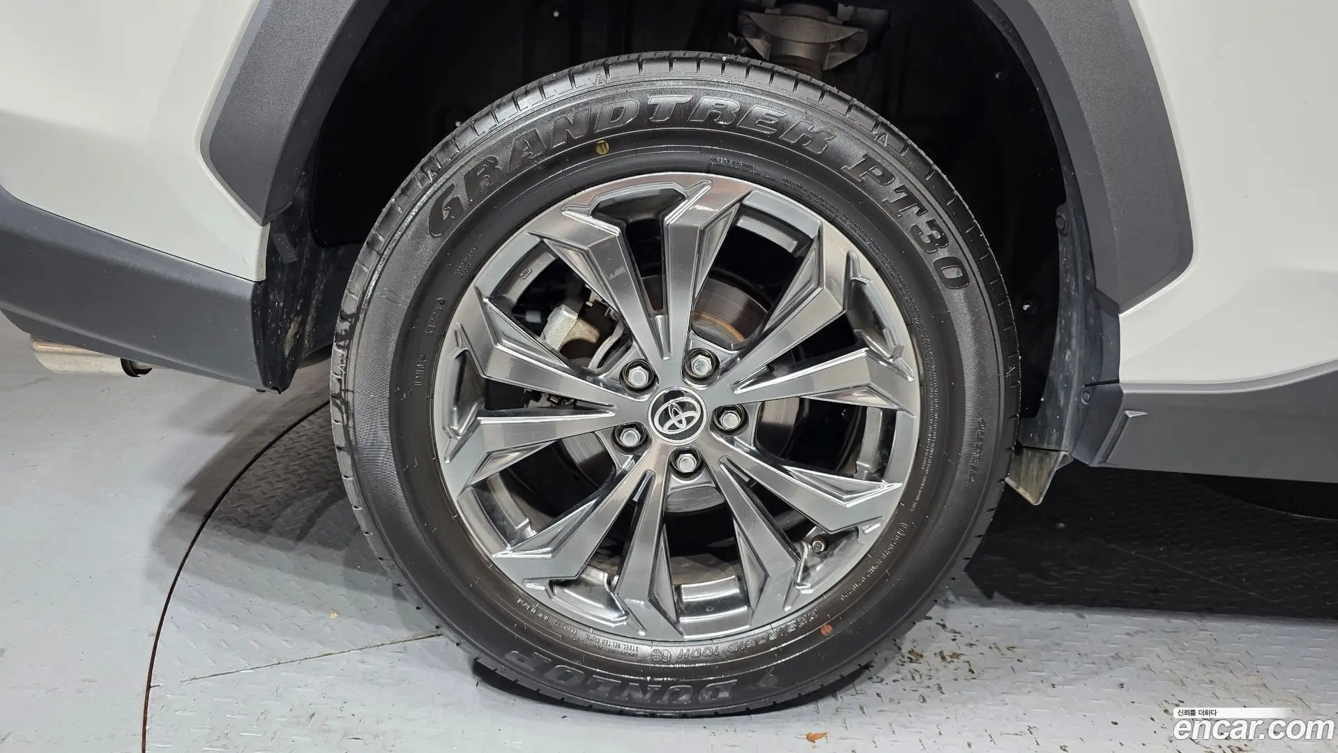 Toyota RAV4 2,5 4WD Hybrid LTD 2022