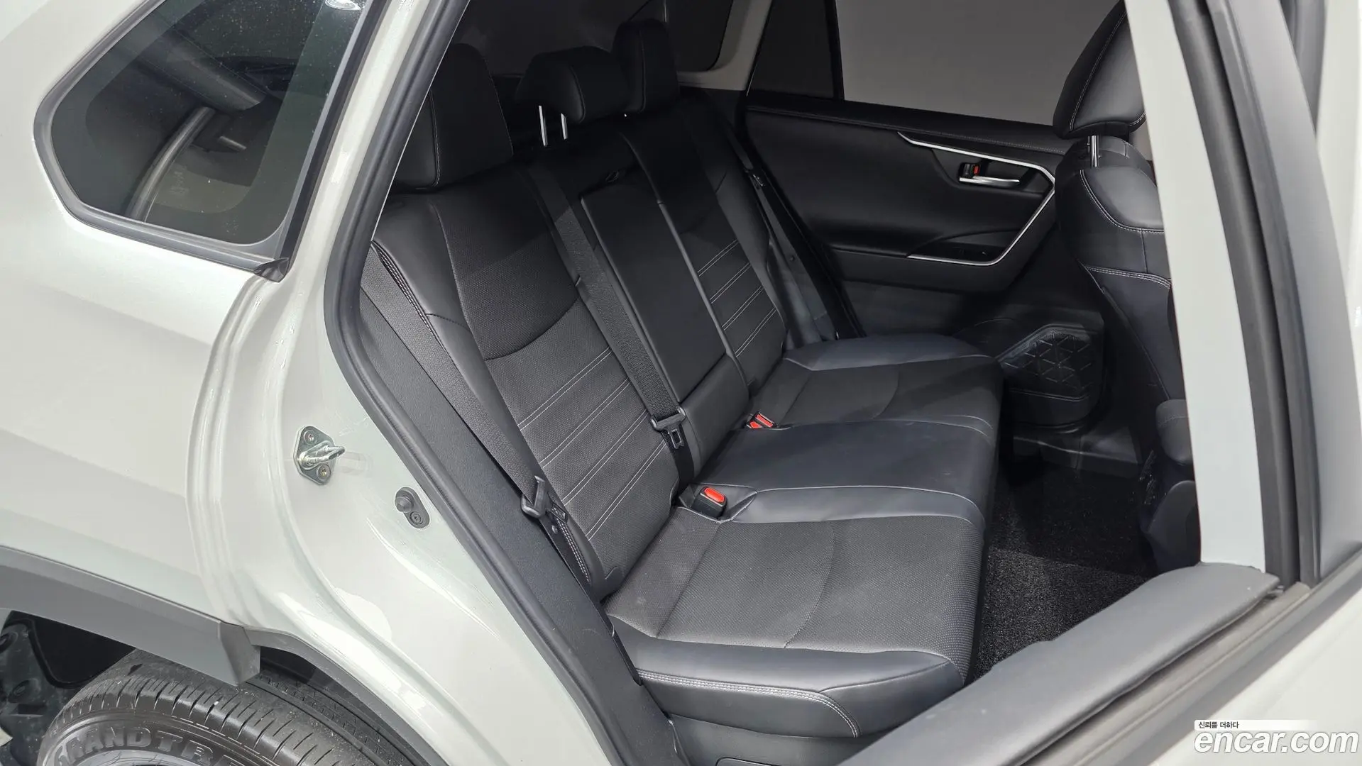 Toyota RAV4 2,5 4WD Hybrid LTD 2022