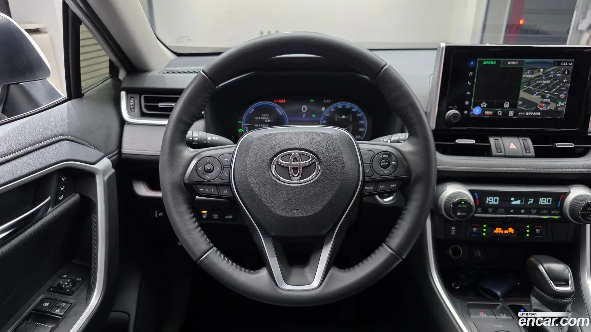 Toyota RAV4 2,5 4WD Hybrid LTD 2022