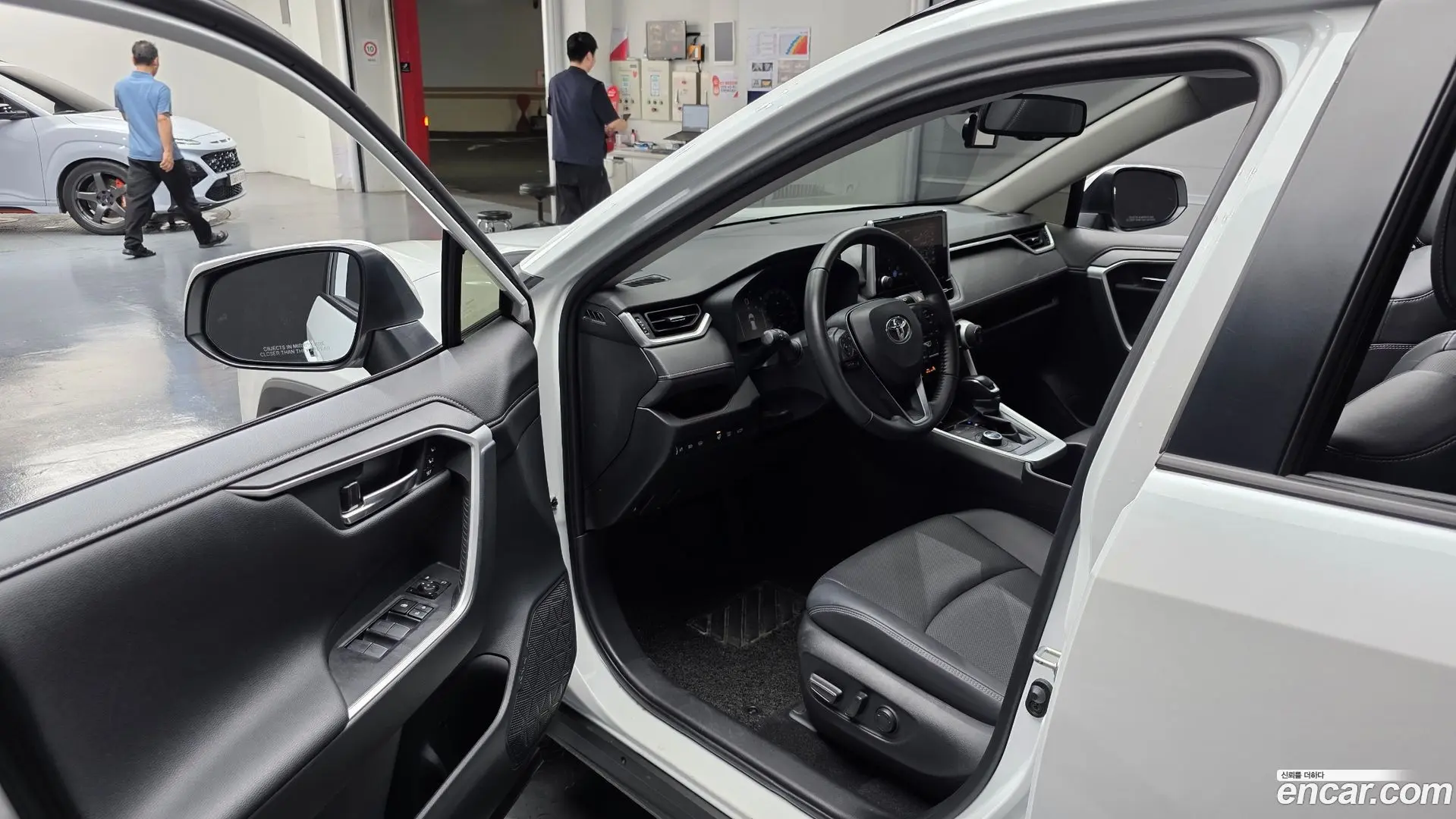 Toyota RAV4 2,5 4WD Hybrid LTD 2022