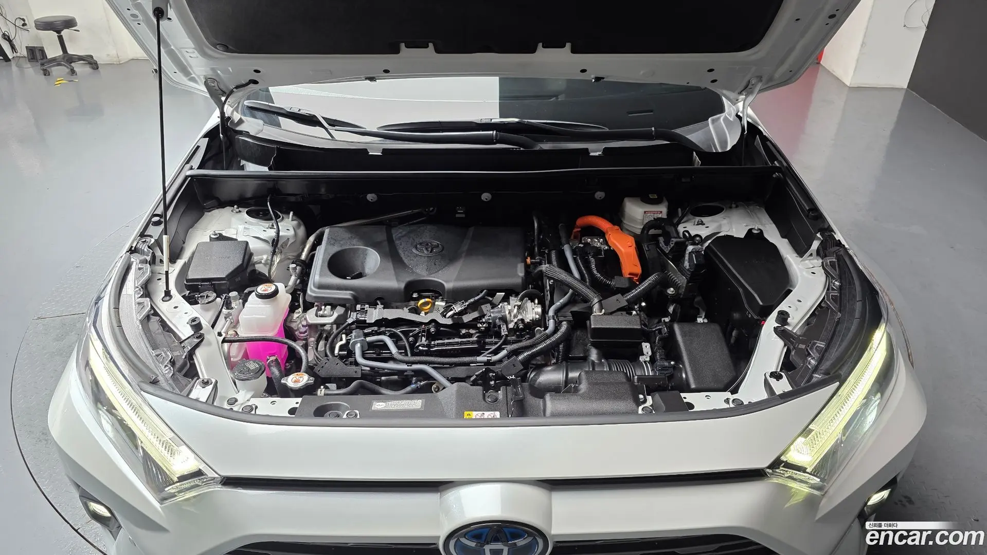 Toyota RAV4 2,5 4WD Hybrid LTD 2022