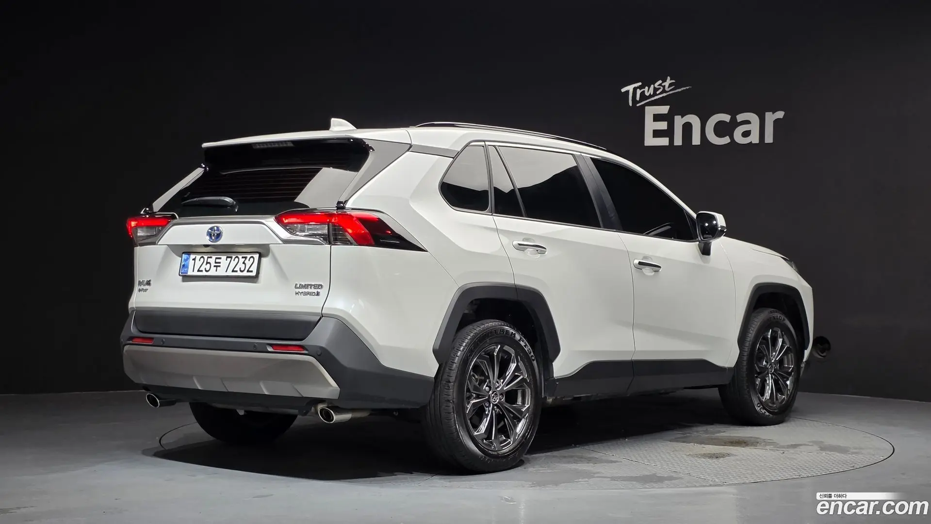 Toyota RAV4 2,5 4WD Hybrid LTD 2022