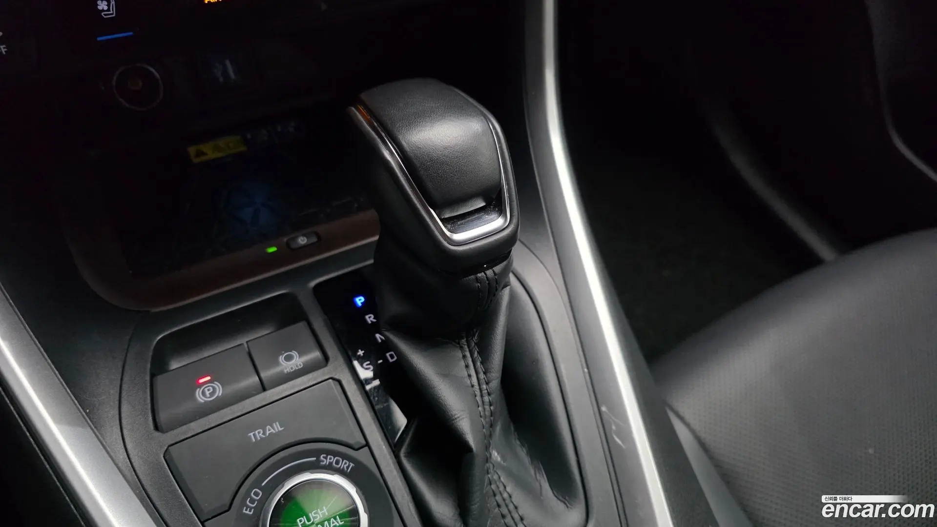 Toyota RAV4 2,5 4WD Hybrid LTD 2022