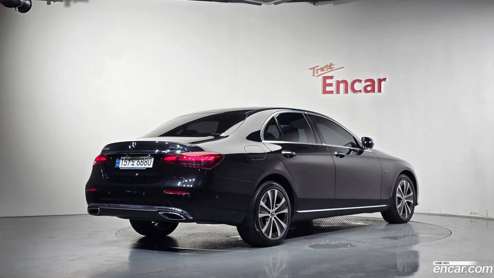 Mercedes-Benz E-Class E300e 4MATIC Exclusive