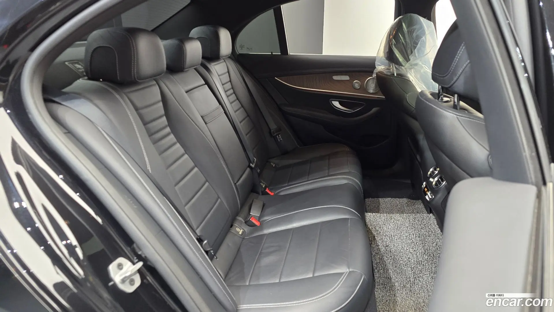 Mercedes-Benz E-Class E300e 4MATIC Exclusive