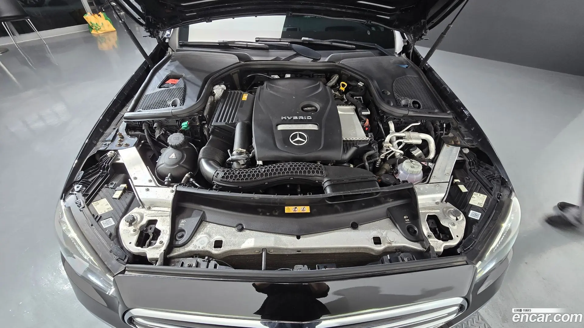 Mercedes-Benz E-Class E300e 4MATIC Exclusive