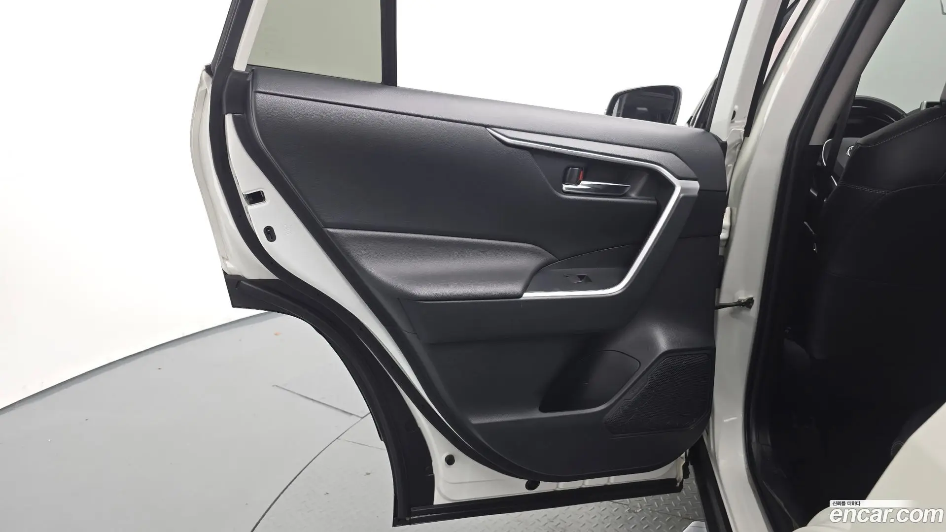 Toyota RAV4 2.5 2WD Hybrid 2020